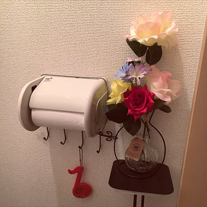バス トイレ トイレットペーパー収納 トイレットペーパーホルダー スリーコインズ ワイヤー花瓶 などのインテリア実例 19 01 21 21 43 53 Roomclip ルームクリップ バス トイレ トイレットペーパー収納 トイレットペーパーホルダー スリーコインズ ワイヤー花瓶 などのインテリア実例 19 01 21 21 43 53 Roomclip ルームクリップ