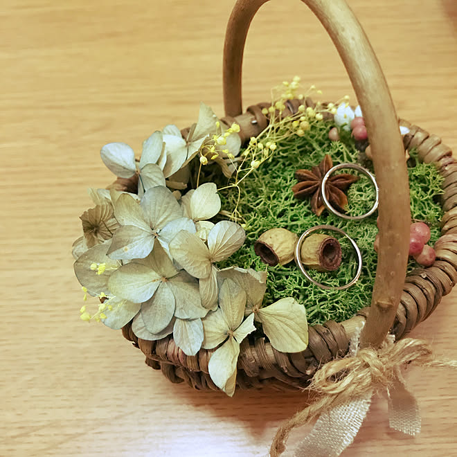 棚 リングピロー カゴ 4月が結婚式 結婚式 などのインテリア実例 18 03 31 22 53 58 Roomclip ルームクリップ