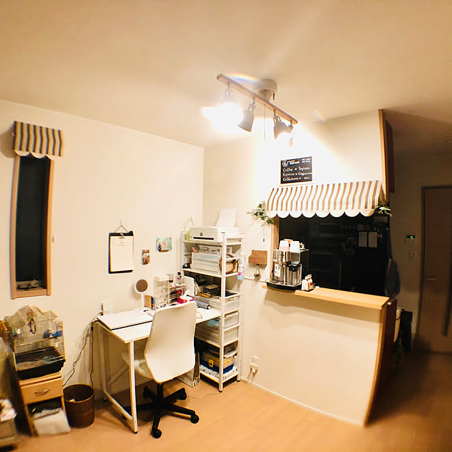 オーニング カフェ風インテリア 縦長窓 カフェ風 カーテンレール などのインテリア実例 19 11 12 21 39 Roomclip ルームクリップ