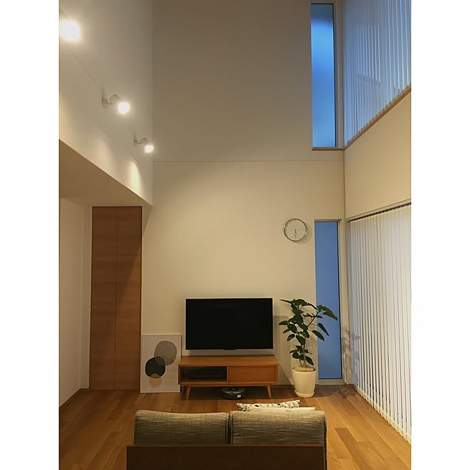 リビング Unico スポットライト 吹き抜けリビング 吹き抜け などのインテリア実例 17 04 21 05 41 58 Roomclip ルームクリップ