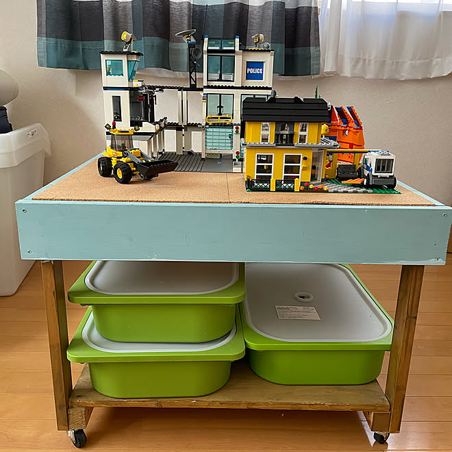Lego台 100均コルクシート Diy 机のインテリア実例 21 10 30 11 41 06 Roomclip ルームクリップ
