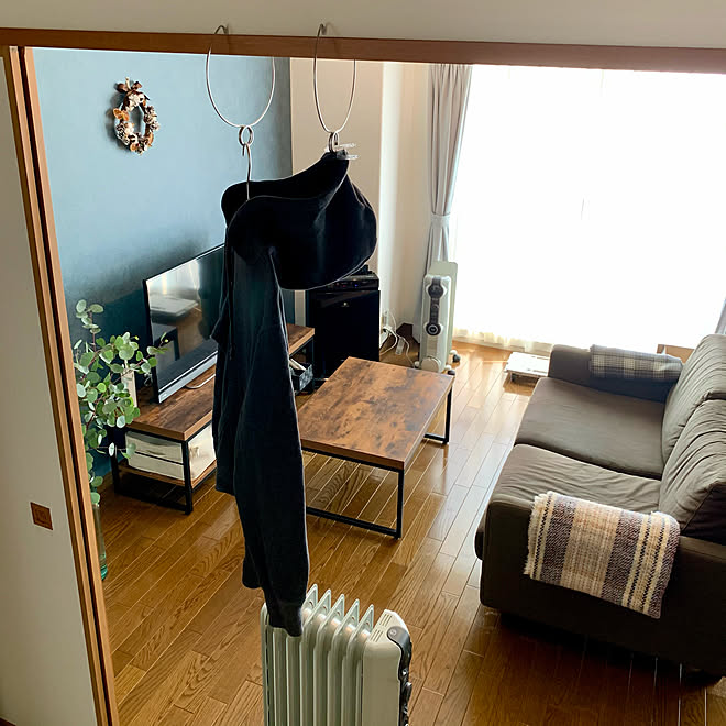 加湿 かもい活用 落下防止 Delonghi オイルヒーター などのインテリア実例 12 09 12 42 42 Roomclip ルームクリップ