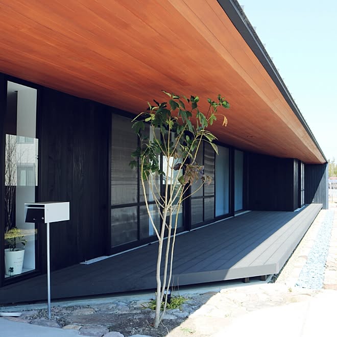 玄関 入り口 こどもと暮らす 田舎暮らし ﾟ 平屋の家 軒のある家 などのインテリア実例 17 03 21 22 12 52 Roomclip ルームクリップ