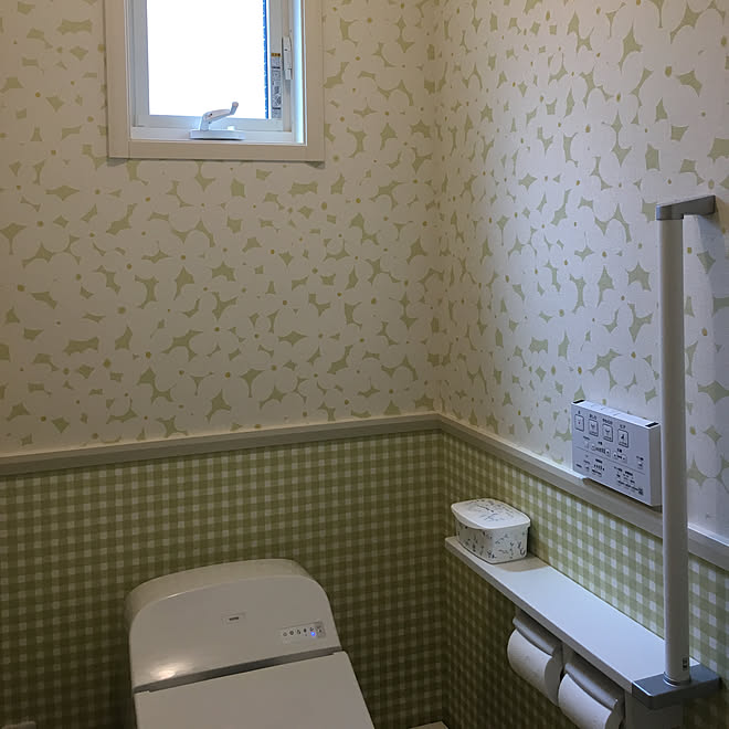 Toto きみどり色 チェック柄 花柄壁紙 バス トイレのインテリア実例 19 06 25 13 57 41 Roomclip ルームクリップ