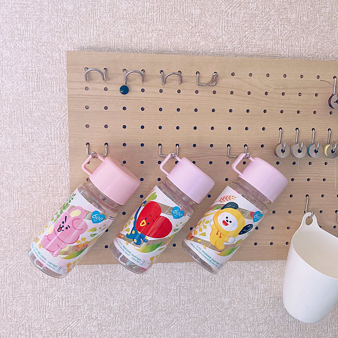 ひっかけ収納 ペットボトルのラベル ペットボトルリメイク リメイク Bt21 などのインテリア実例 22 05 25 16 30 42 Roomclip ルームクリップ