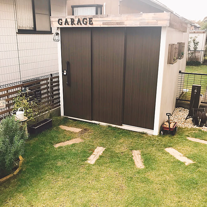 玄関 入り口 物置diy 物置リメイク ヨド物置 自転車置き場 などのインテリア実例 18 10 28 13 12 46 Roomclip ルームクリップ