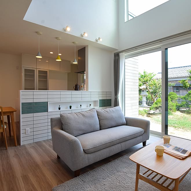 アクセントペンダント ペンダントライト サンワカンパニータイル スポットライト 吹き抜けリビング などのインテリア実例 09 15 16 08 39 Roomclip ルームクリップ