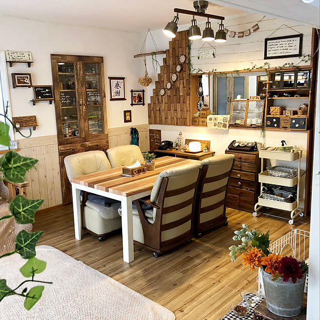 リビング/ダイニングテーブルリメイク/ウッドタイル/キッチンカウンター/カフェ風インテリア...などのインテリア実例