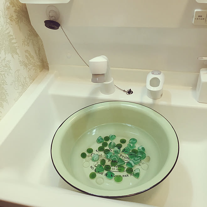 コベントガーデン ホーロー洗面器 ガラス飾り石 昭和の家 雑貨 などのインテリア実例 07 04 14 47 51 Roomclip ルームクリップ コベントガーデン ホーロー洗面器 ガラス飾り石 昭和の家 雑貨 などのインテリア実例 07 04 14 47 51 Roomclip ルームクリップ