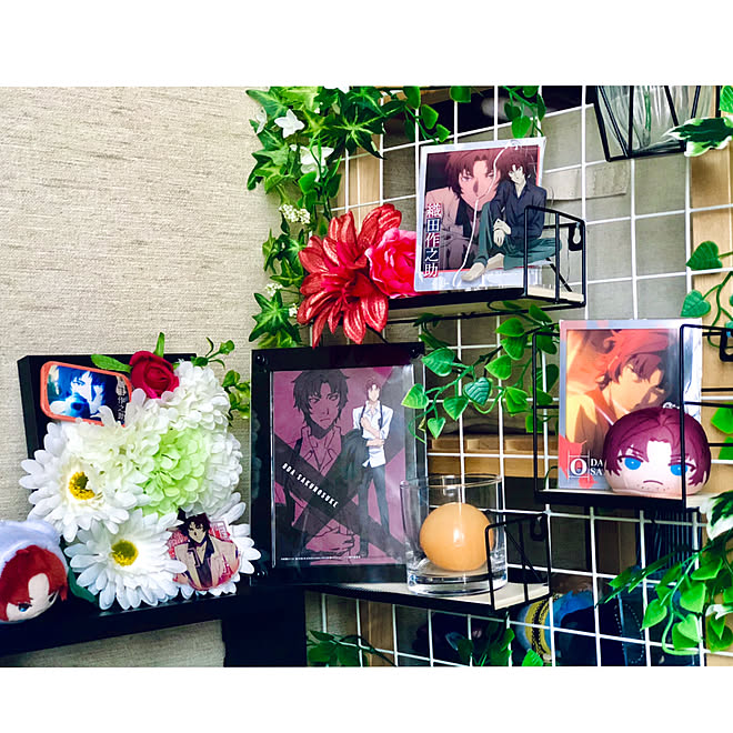 ハンドメイド 100均 オタク部屋 フェイクグリーン フォトフレームリメイク などのインテリア実例 05 13 12 13 31 Roomclip ルームクリップ