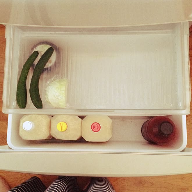 キッチン ペットボトルには米 冷蔵庫の中 野菜室のインテリア実例 15 06 14 17 37 26 Roomclip ルームクリップ