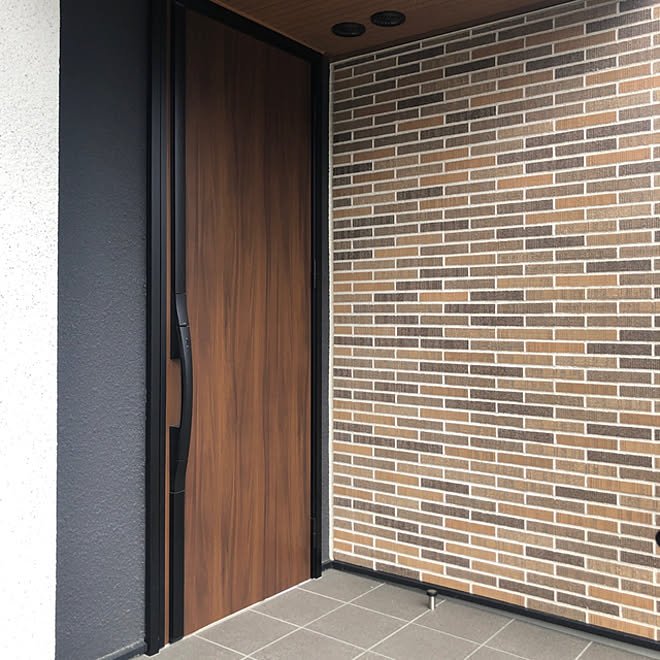 ブラックウォールナット ジエスタ2 ジエスタ2 S14型 平田タイル Lixil玄関ドア などのインテリア実例 21 03 14 17 16 Roomclip ルームクリップ