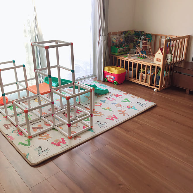 トイザらス プレイテーブル プレイマット ベビーベッド リメイク 赤ちゃんのいる暮らし などのインテリア実例 19 10 16 15 05 25 Roomclip ルームクリップ