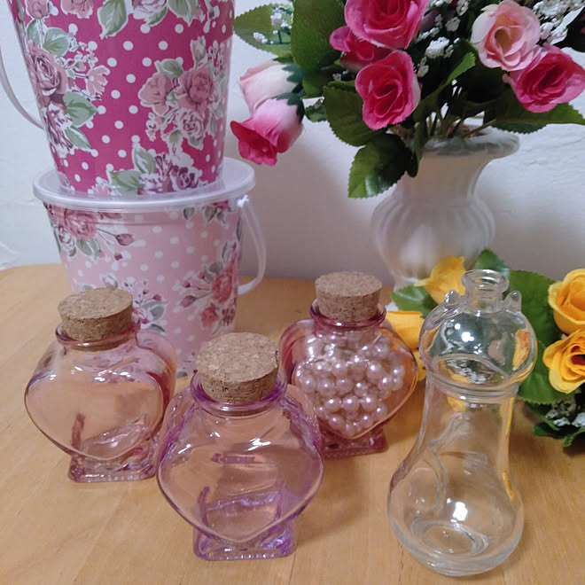 新商品買ったよ 机 Watts 100均 ミニボトル 猫型 などのインテリア実例 01 30 18 52 Roomclip ルームクリップ