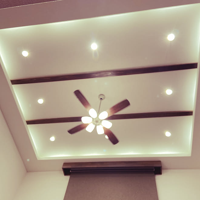 シーリングファン照明 シーリングライト リビング シーリングファンライト 吹抜けのインテリア実例 12 19 21 15 47 Roomclip ルームクリップ