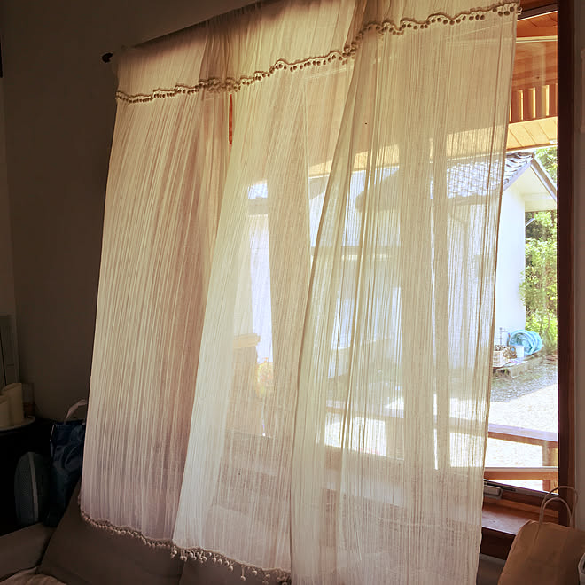 暑さ対策 カーテン 木枠の窓枠 チェリーの窓枠 輸入建具 などのインテリア実例 17 07 21 21 28 28 Roomclip ルームクリップ