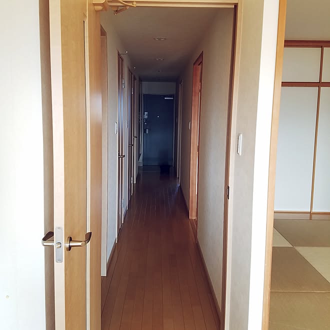玄関/入り口/リフォーム前/マンションライフ/モノトーンに憧れて/中古マンションリフォーム&hellip;などのインテリア実例 20170414