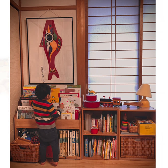 絵本棚 キッズコーナー キッズスペース 岡本太郎 平屋暮らし などのインテリア実例 21 12 14 55 45 Roomclip ルームクリップ