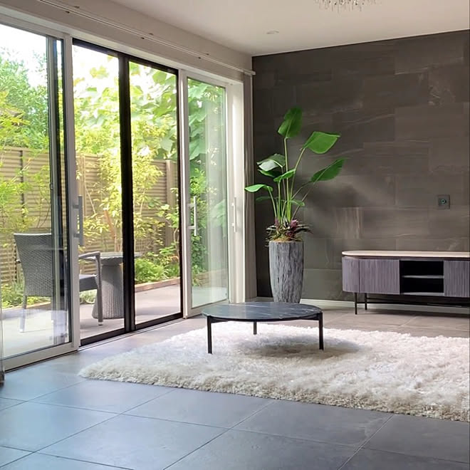 タイル床 フェイクグリーン リビング エコカラット ヒュッゲな暮らしのインテリア実例 21 07 22 18 02 52 Roomclip ルームクリップ