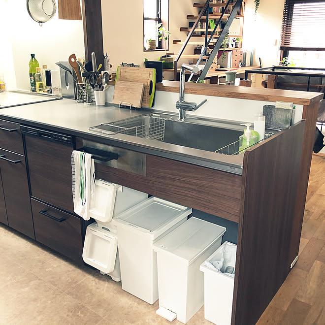 シンク下オープン 流し台の下 ダストボックス Ikea ケユカ ゴミ箱 などのインテリア実例 11 12 21 09 14 Roomclip ルームクリップ