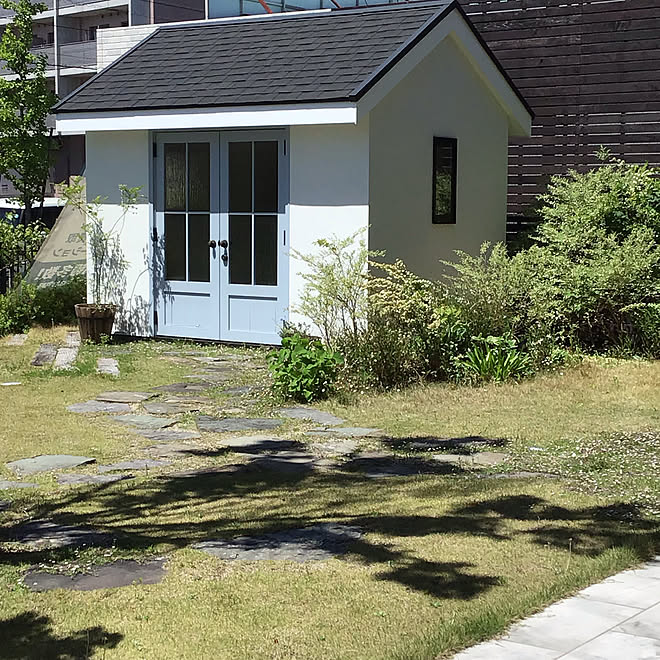 タイニーハウス 小屋 小屋のある庭 注文住宅 施工例 などのインテリア実例 05 18 18 32 40 Roomclip ルームクリップ