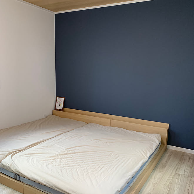 ローベッド ネイビークロス 寝室クロス 寝室 シンコール などのインテリア実例 19 09 28 00 53 18 Roomclip ルームクリップ ローベッド ネイビークロス 寝室クロス 寝室 シンコール などのインテリア実例 19 09 28 00 53 18 Roomclip ルームクリップ