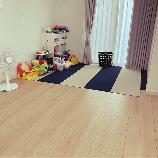 北欧 ニトリ タイルマット ボーダー好き リビングのインテリア実例 08 25 23 01 46 Roomclip ルームクリップ