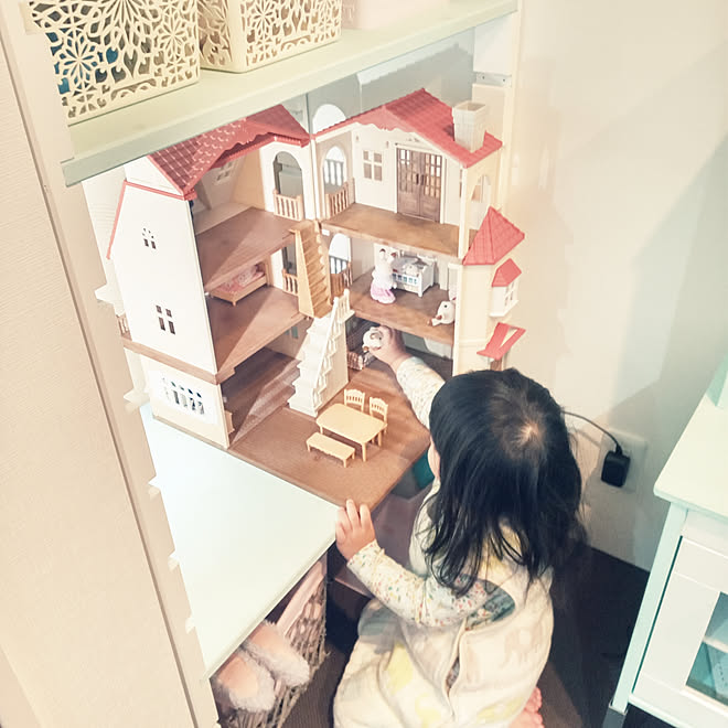棚 コレ Diyしたよ シルバニアファミリー 赤い屋根のおうち 手作りの棚 などのインテリア実例 05 01 38 38 Roomclip ルームクリップ