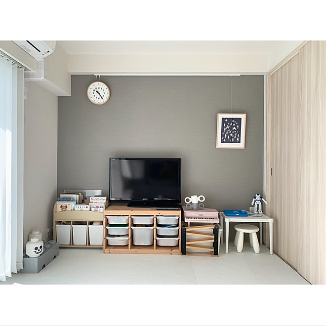 子供部屋 キッズルーム Klippan Minaperhonen のある暮らし アクセントクロス グレー ベージュ などのインテリア実例 01 16 10 33 47 Roomclip ルームクリップ