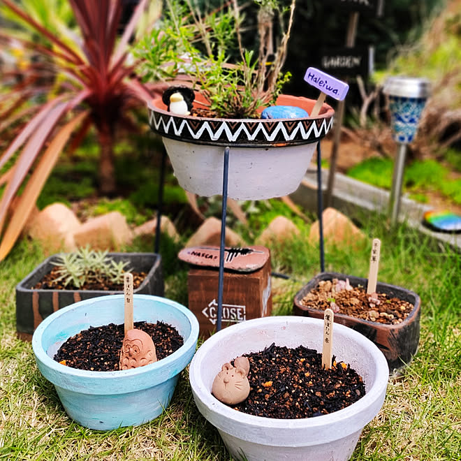 玄関 入り口 狭い庭 植木鉢ペイント アイスの棒再利用 ガーデニング などのインテリア実例 21 06 03 21 10 59 Roomclip ルームクリップ