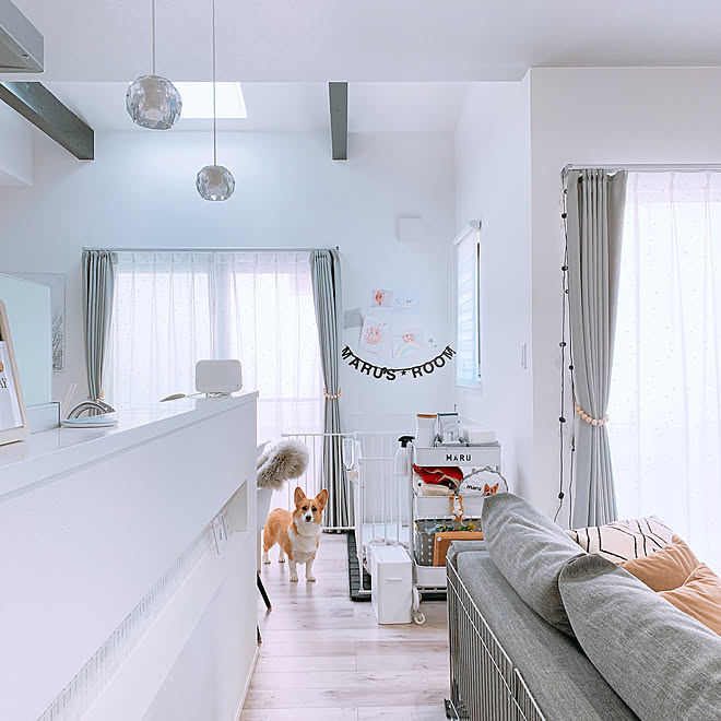 勾配天井 梁 Ldk 白い家 海外インテリア などのインテリア実例 21 02 09 21 10 07 Roomclip ルームクリップ