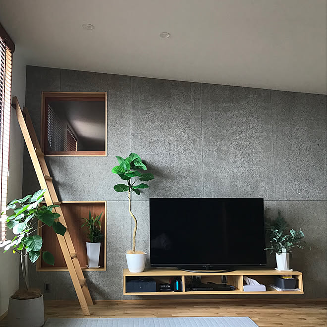 はしご ロフトのある家 壁紙 段差のある家 平屋の家 などのインテリア実例 19 08 14 13 59 51 Roomclip ルームクリップ