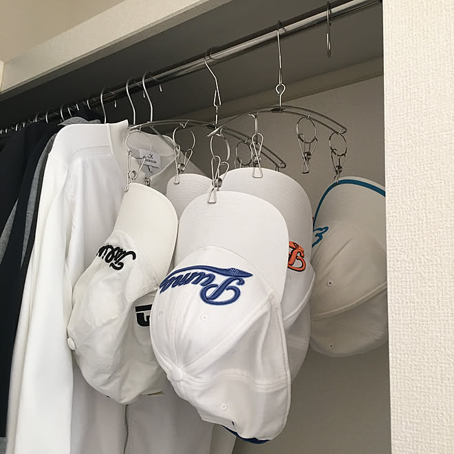 セリア クローゼット ステンレスピンチハンガー 帽子収納 100均 などのインテリア実例 21 04 23 10 16 57 Roomclip ルームクリップ