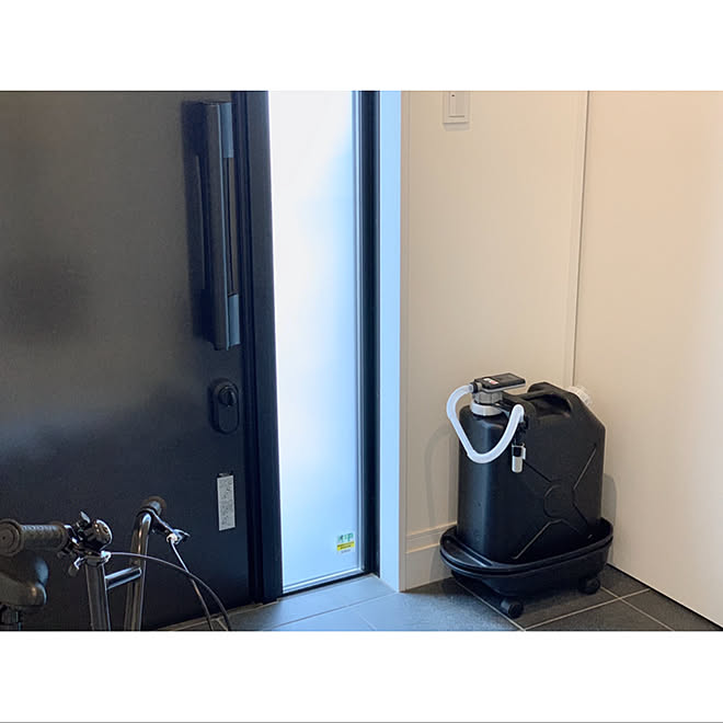 出しっぱなしでも大丈夫 ストーブのある暮らし 電動ポンプ 灯油タンク ポリ缶 などのインテリア実例 19 12 13 04 09 Roomclip ルームクリップ