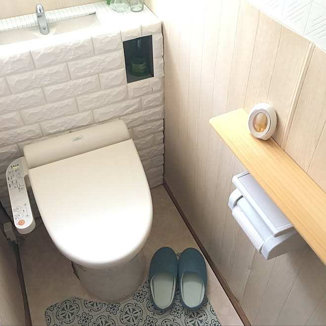ニトリトイレマット タンクレストイレdiy ホワイトインテリア ナチュラルインテリア 北欧インテリア などのインテリア実例 19 05 30 22 12 59 Roomclip ルームクリップ