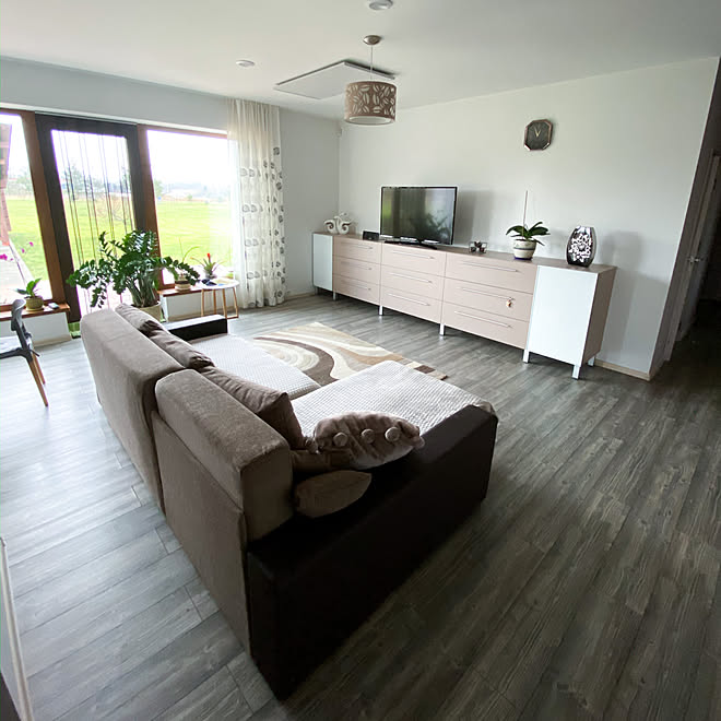 カーペット ソファ ミニマルな暮らし 海外インテリア好き 海外インテリア などのインテリア実例 02 01 23 00 43 Roomclip ルームクリップ