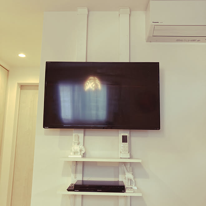 結束バンド 2 4材 壁掛けテレビ Diy ディアウォール などのインテリア実例 06 21 09 39 50 Roomclip ルームクリップ