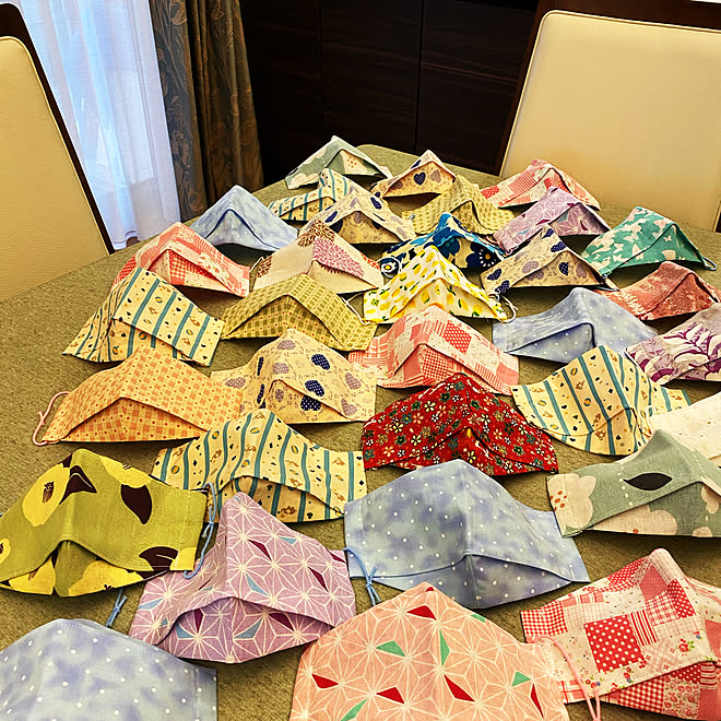 生地が可愛い 手作りマスクは流行ってない これどうしよう 自己満足の世界 作りすぎた などのインテリア実例 21 01 01 15 50 01 Roomclip ルームクリップ