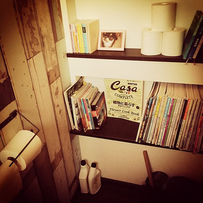 バス トイレ 平屋 本棚 ピートへインイーク 壁紙 などのインテリア実例 14 11 09 00 33 43 Roomclip ルームクリップ