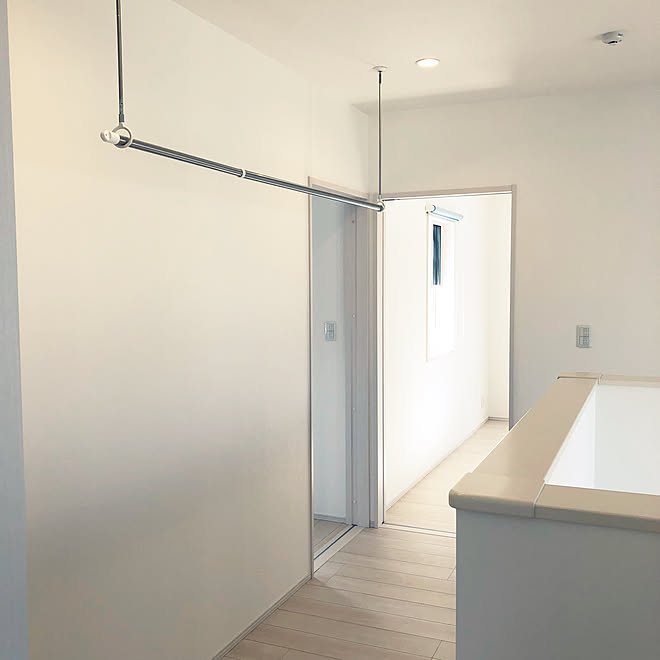 室内干しスペース 物干し竿 2階ホール ニトリ 壁 天井のインテリア実例 19 04 08 11 00 26 Roomclip ルームクリップ 室内干しスペース 物干し竿 2階ホール ニトリ 壁 天井のインテリア実例 19 04 08 11 00 26 Roomclip ルームクリップ
