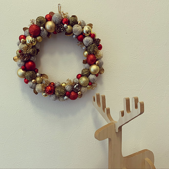 クリスマス飾り ハンドメイド 毛糸玉リース メルカリ販売中 メルカリ出品中 などのインテリア実例 19 12 07 14 32 36 Roomclip ルームクリップ