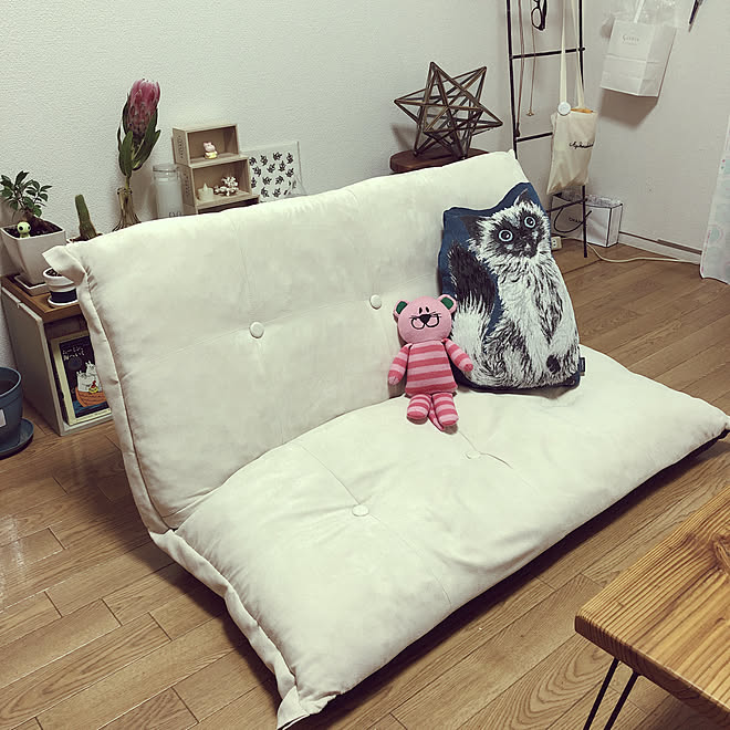 フライングタイガー フランフラン クッション ローソファー ソファ などのインテリア実例 03 18 15 55 Roomclip ルームクリップ