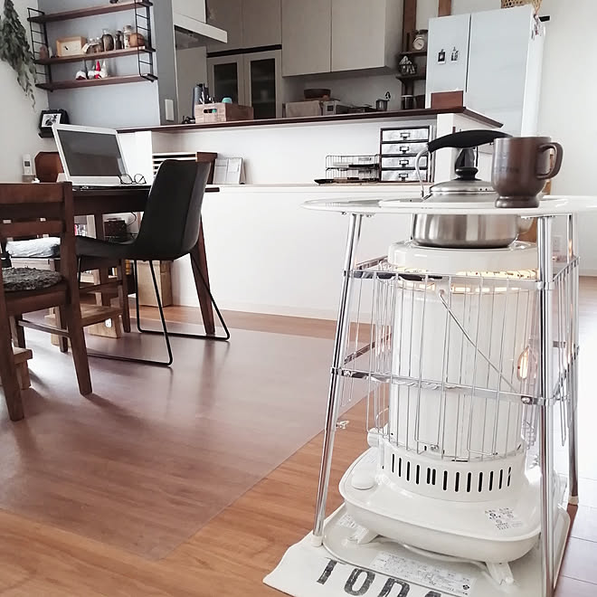 暖房器具 子供と暮らす コロナストーブ リビング階段寒さ対策 対流型石油ストーブ などのインテリア実例 12 16 11 19 06 Roomclip ルームクリップ 暖房器具 子供と暮らす コロナストーブ リビング階段寒さ対策 対流型石油ストーブ などのインテリア実例 12 16 11 19 06 Roomclip ルームクリップ