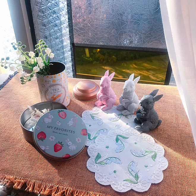 コースター スズラン 造花 スズラン うさぎ柄 缶が好き などのインテリア実例 22 02 10 32 50 Roomclip ルームクリップ