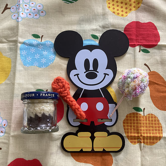 スマホスタンド ダイソー つまようじ 空き瓶 ディズニー などのインテリア実例 22 04 24 09 46 52 Roomclip ルームクリップ