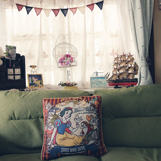 部屋全体 娘に感謝 大好きな白雪姫と七人の小人 出窓のある暮らし 出窓ディスプレイのインテリア実例 09 21 10 31 10 Roomclip ルームクリップ 部屋全体 娘に感謝 大好きな白雪姫と七人の小人 出窓のある暮らし 出窓ディスプレイのインテリア実例 09 21 10 31 10 Roomclip ルームクリップ