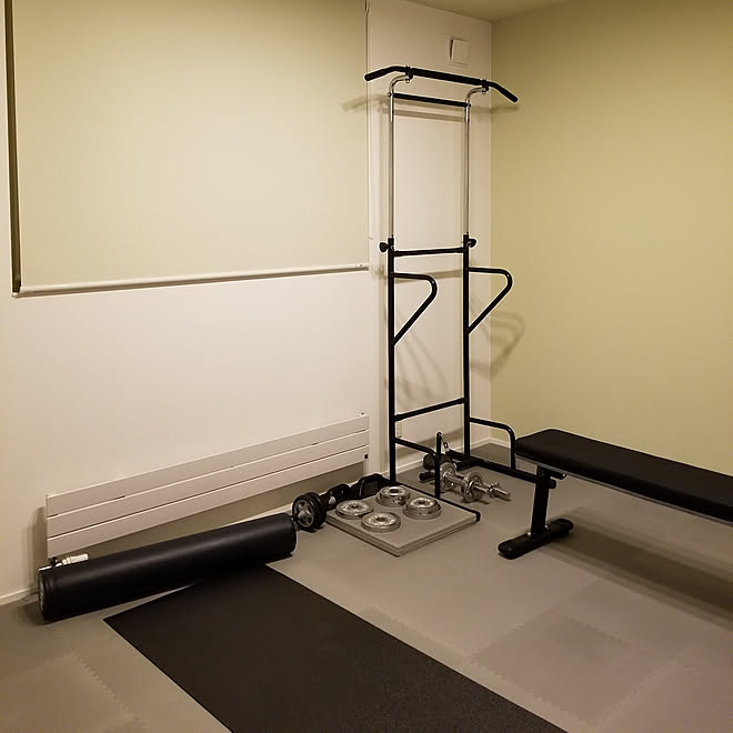 部屋全体 ジョイントマット 床に敷き詰めた 自宅トレーニング 自宅で筋トレ などのインテリア実例 05 14 22 12 11 Roomclip ルームクリップ