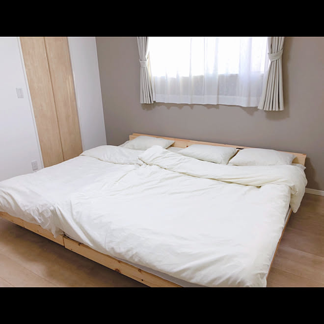 布団 カーテン ウォークインクローゼット 木目調 ベッドルーム などのインテリア実例 21 09 26 16 55 37 Roomclip ルームクリップ