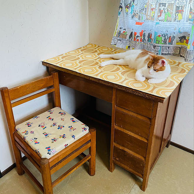 学習机 椅子リメイク デスクマットdiy レトロ ヴィンテージ などのインテリア実例 11 16 12 16 55 Roomclip ルームクリップ 学習机 椅子リメイク デスクマットdiy レトロ ヴィンテージ などのインテリア実例 11 16 12 16 55 Roomclip ルームクリップ