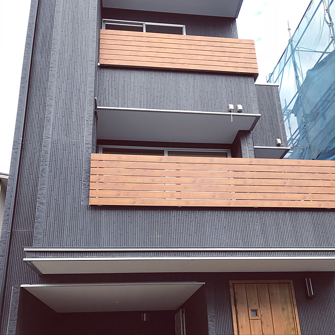 玄関 入り口 3階建て 坪の小さな家 外壁 狭小住宅 などのインテリア実例 17 11 27 12 22 44 Roomclip ルームクリップ 玄関 入り口 3階建て 坪の小さな家 外壁 狭小住宅 などのインテリア実例 17 11 27 12 22 44 Roomclip ルームクリップ